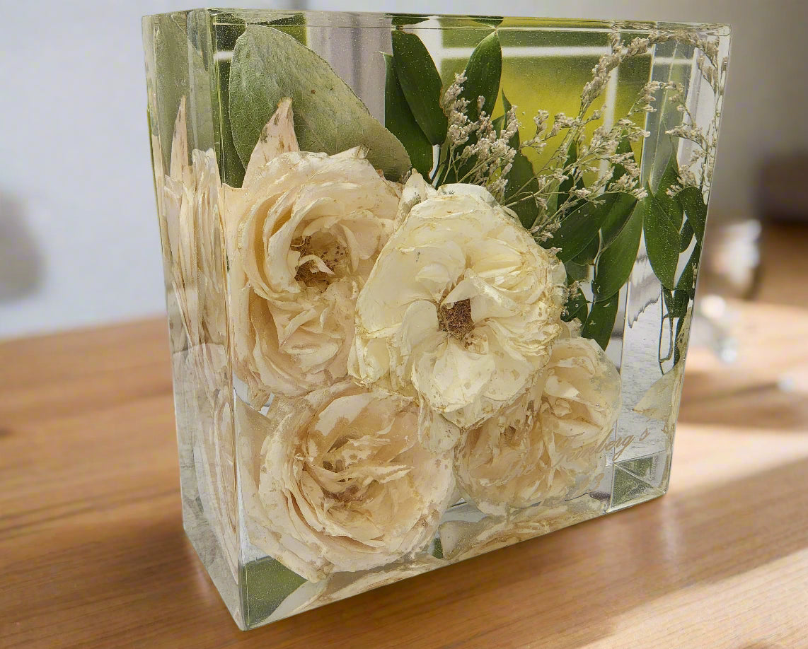 5 inch block white rose bouquet preservation