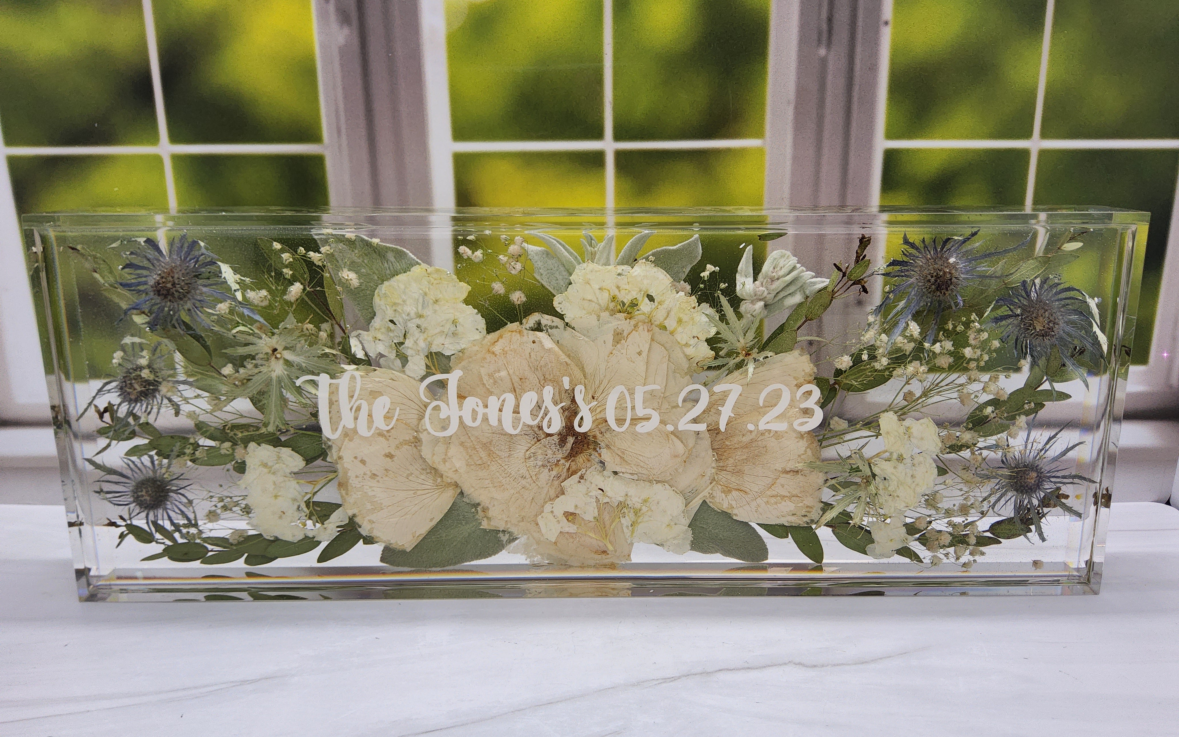 Flower Preservation Personalized Name Display Wedding Bouquet Preservation in Resin Bridal Bouquet Family Name Art Pressed Flower Name Plate