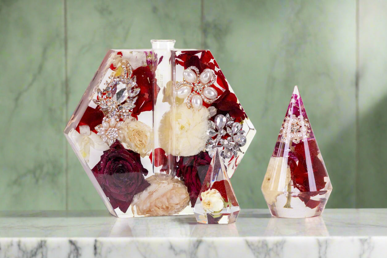 Hexagon Vase Red Rose Bouquet Preservation with Pins