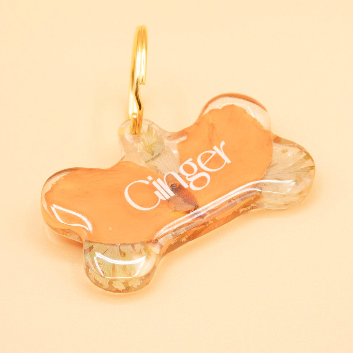 Pressed Flower Dog Name Tag Personalized Wedding Bouquet Preservation Custom Pet Tag Flower Preservation for Companion Cat Pet ID Bone Charm