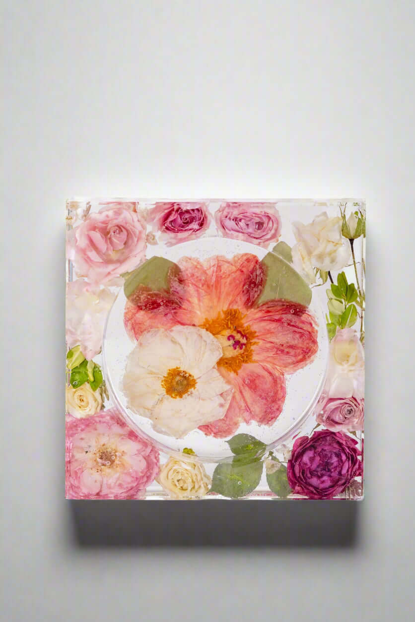 Our flower preservation ashtray transforms your wedding bouquet into a luxury cigar accessory, where your precious blooms are expertly preserved in crystal-clear resin, creating a sophisticated 4-cigar rest that brings elegance to your cigar lounge while serving as a distinguished conversation piece that celebrates your special day