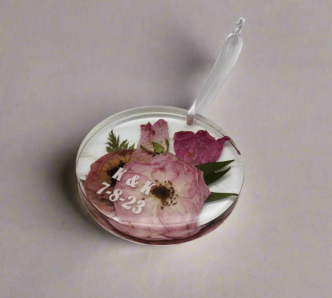 Pressed flower ornament bouquet preservation