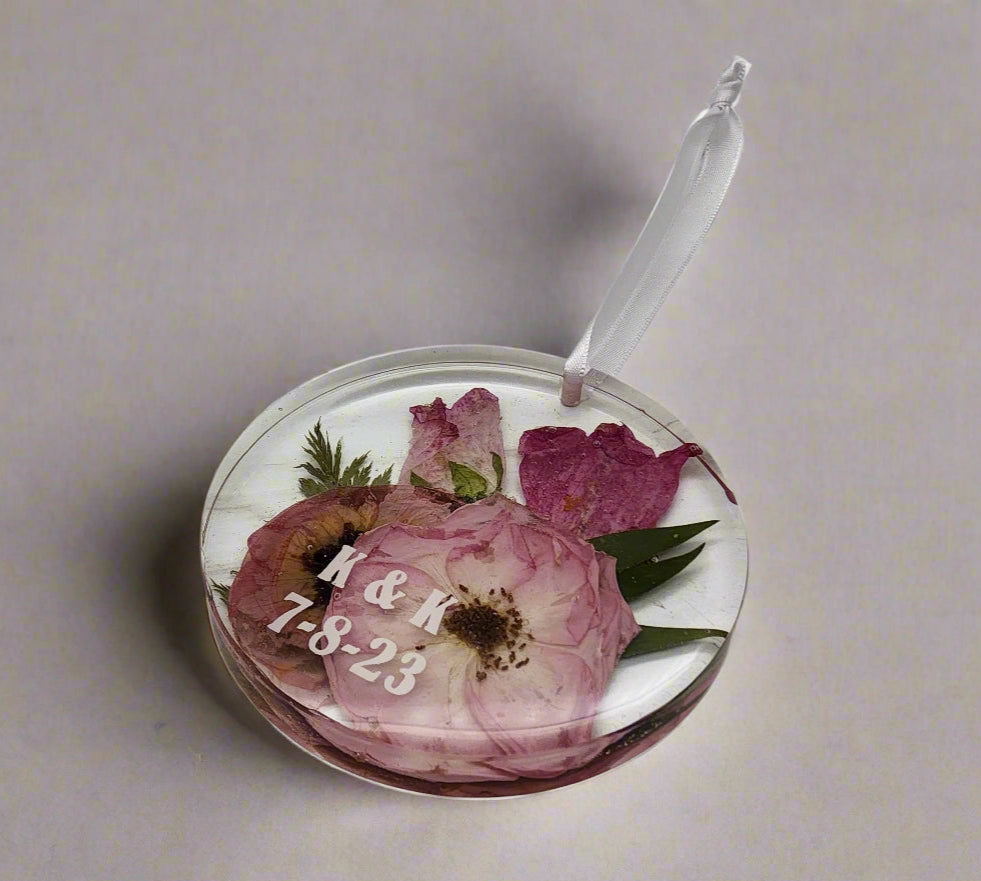 Pressed flower ornament bouquet preservation