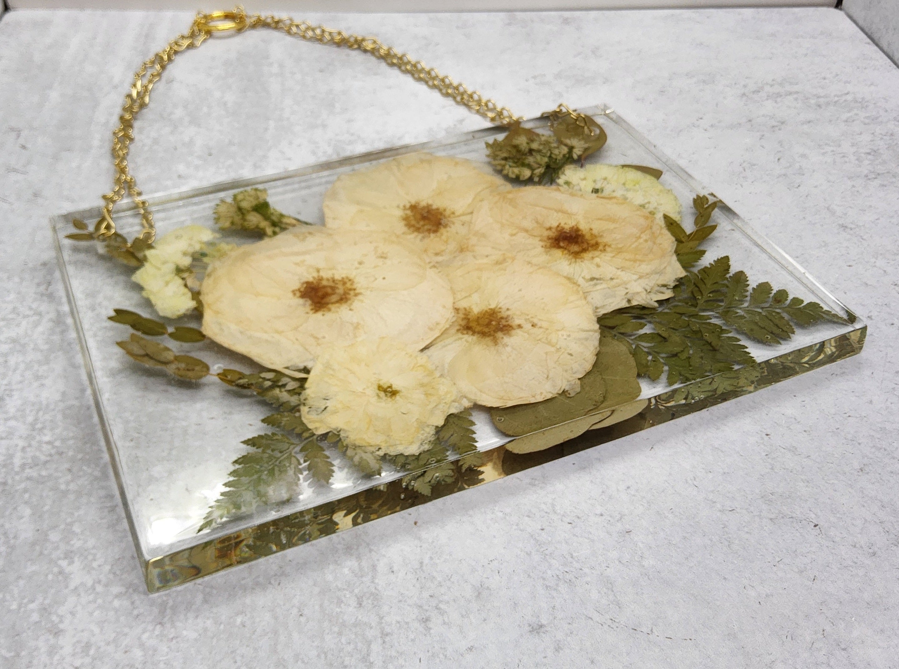 12x8 Pressed Flower Hanging Frame with Chain