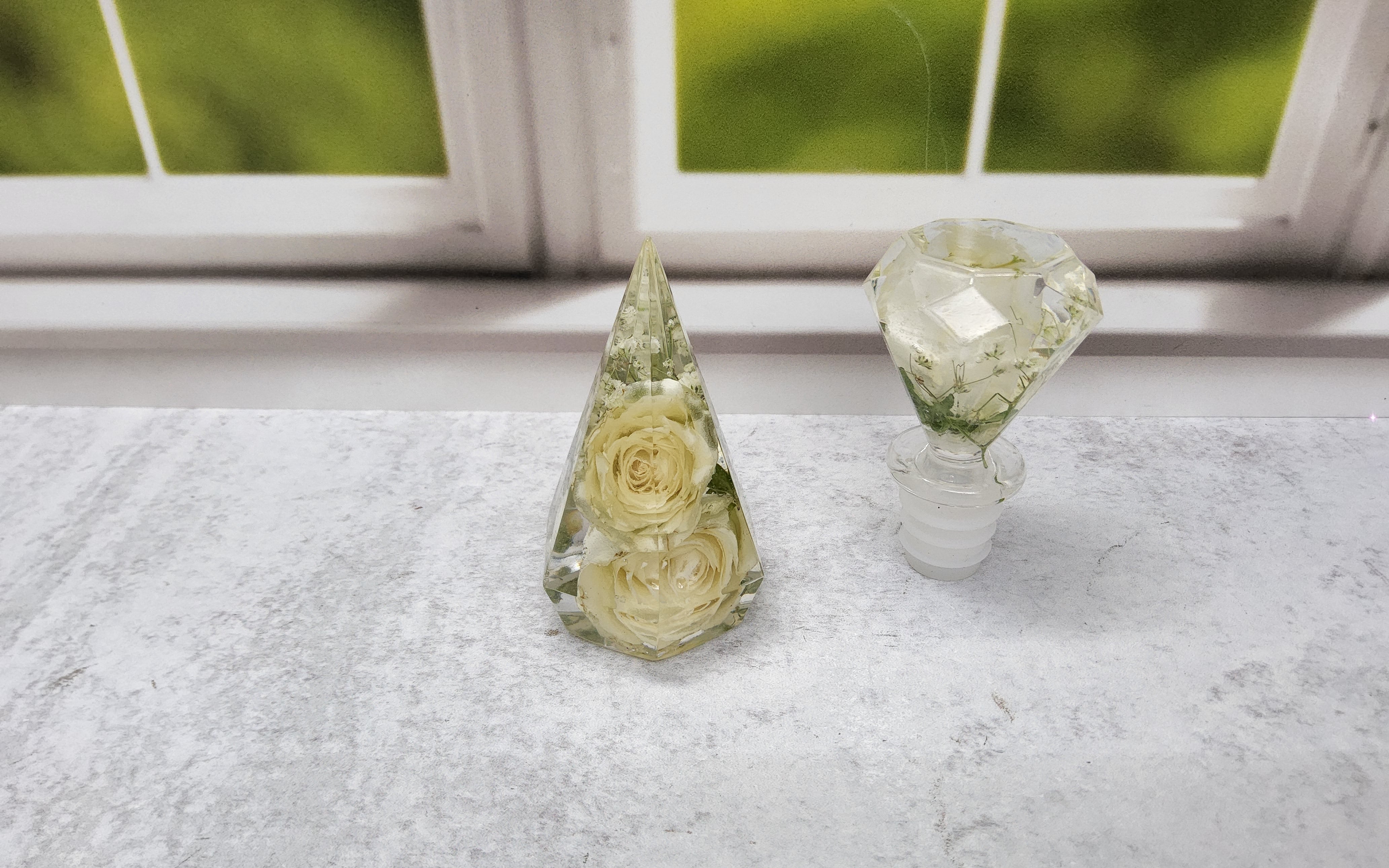 Small Preserved Flower Ring Holder