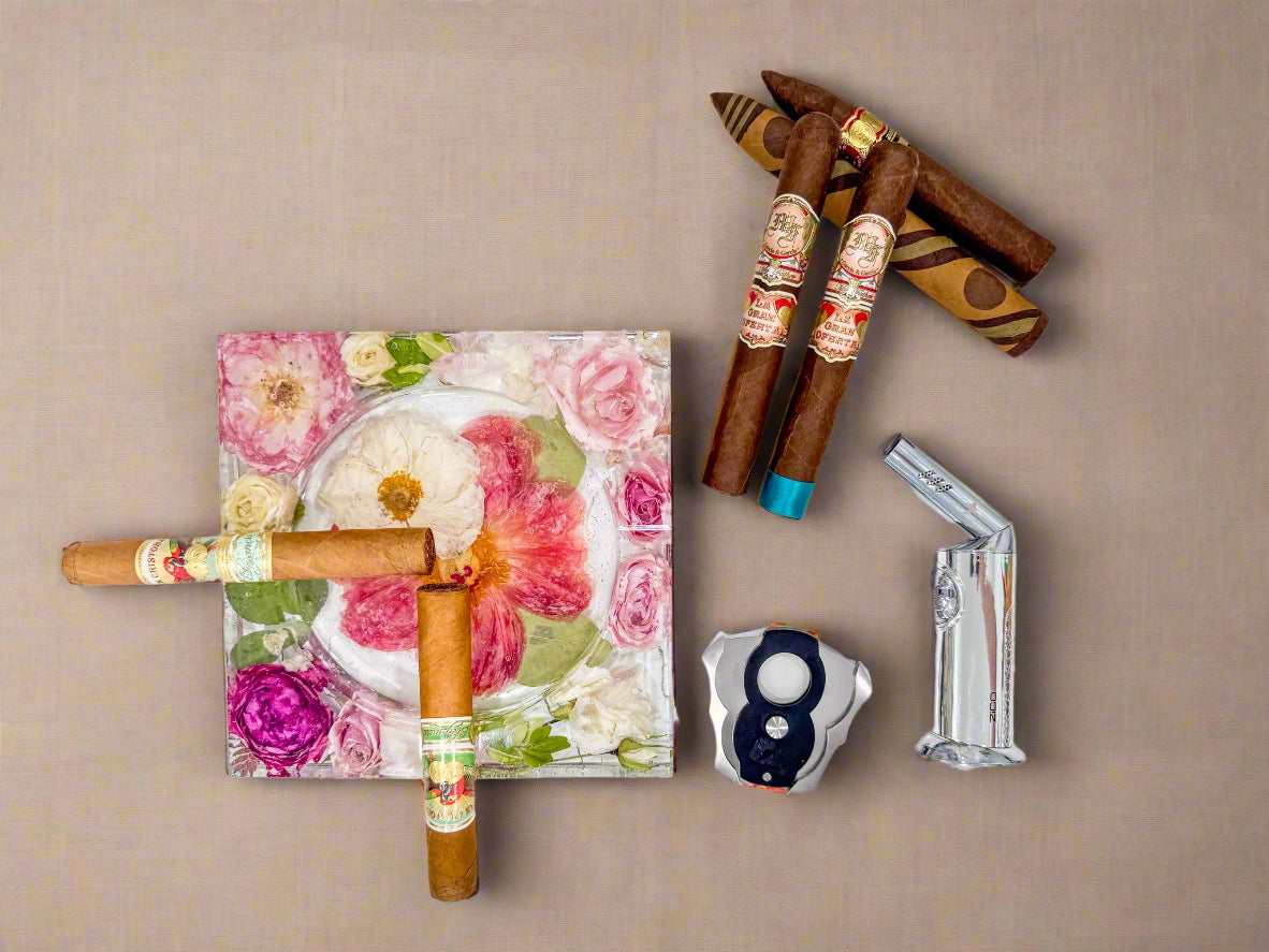 Flower Preservation Ashtray Resin Luxury Cigar Ashtray Wedding Bouquet Preservation Cigar Rest for 4-Cigar Lounge Ashtray Preserved Bouquet