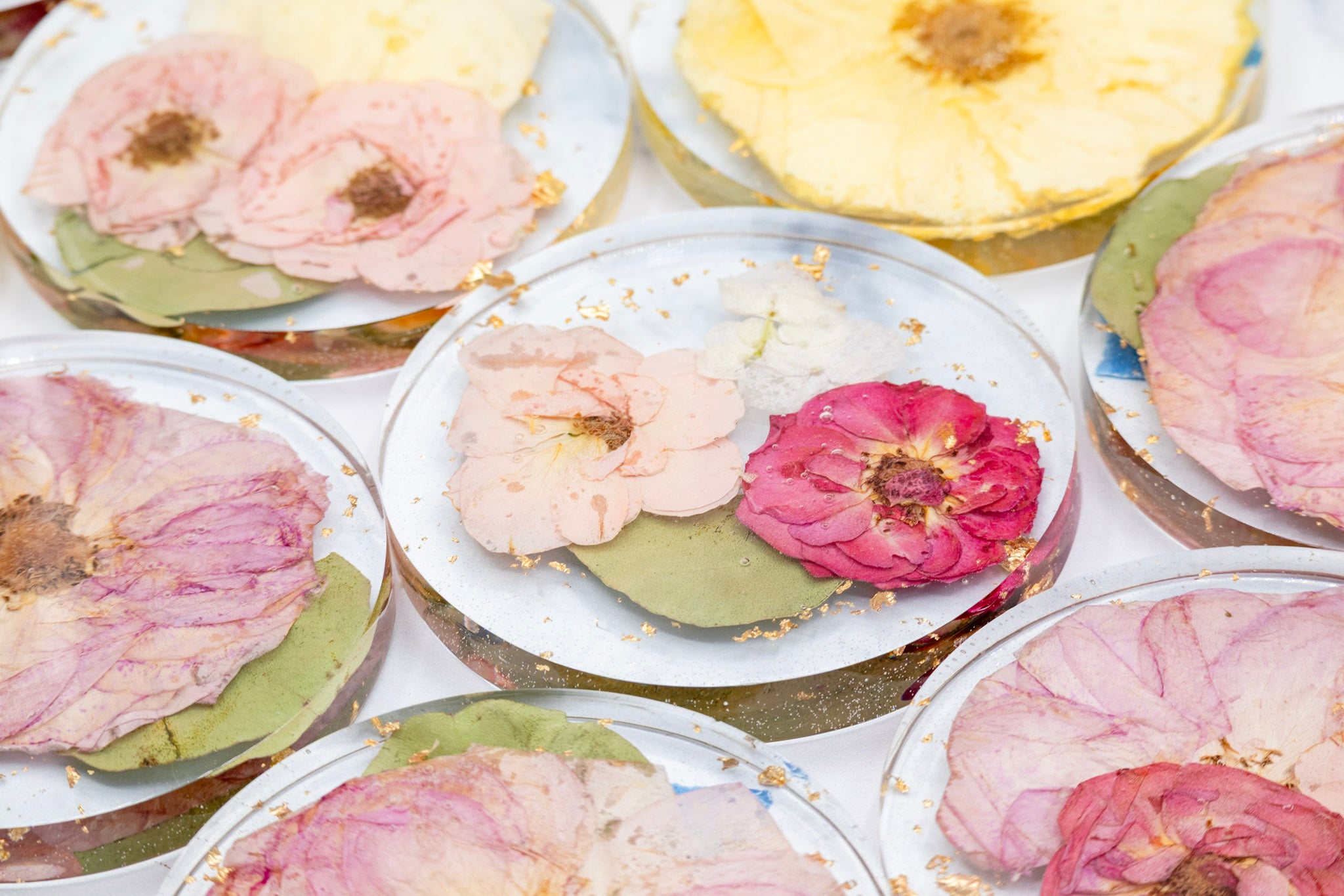 Round Preserved Flower Coasters Resin Home Decor Bouquet Preservation Coaster Resin Flower Coasters Dried Flower Coaster Flower Preservation