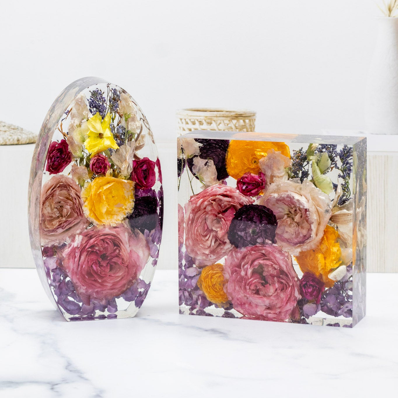 Whole flower preservation dried bouquet flowers preserved in epoxy resin oval and square resin blocks