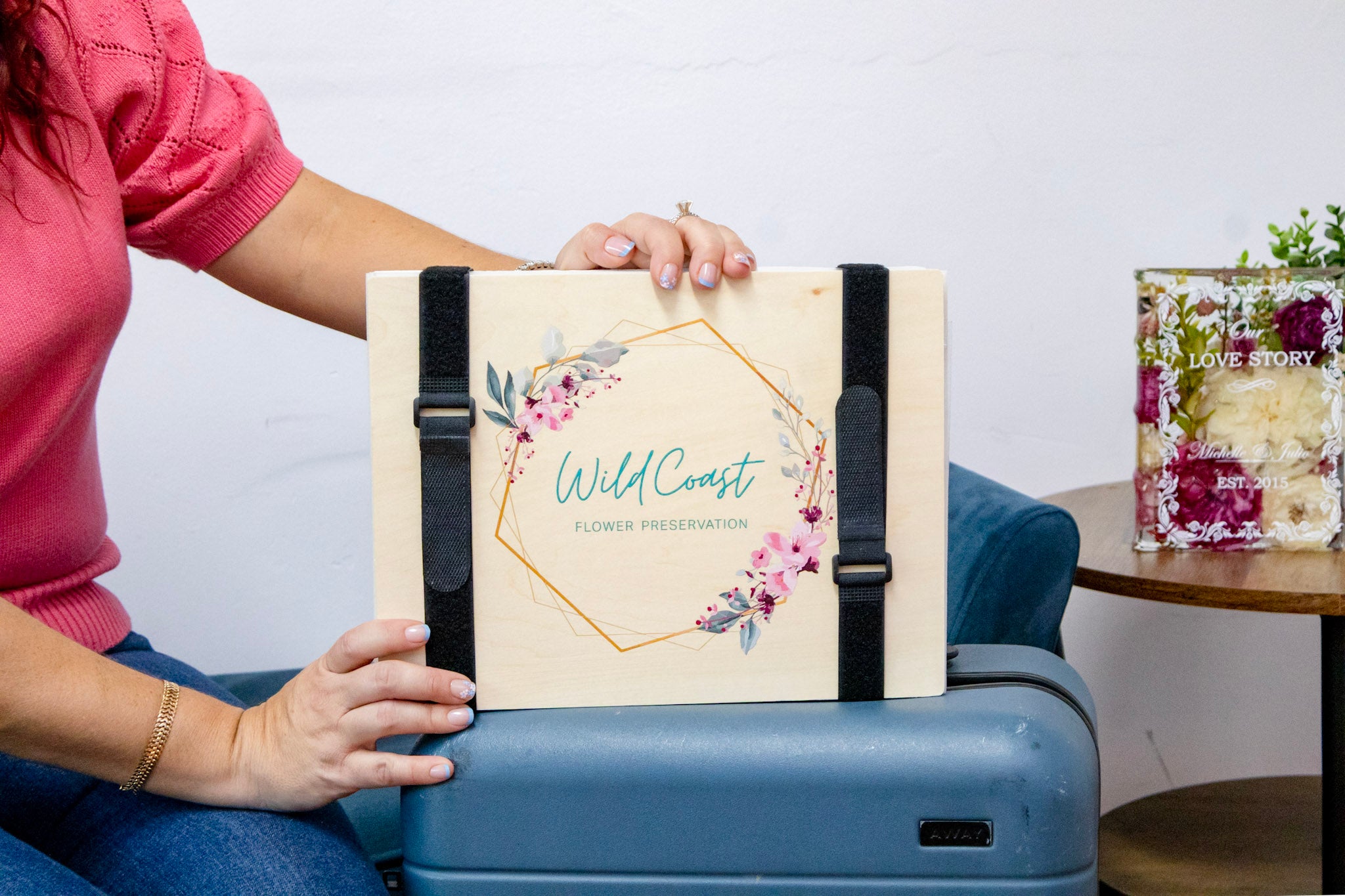 destination wedding flower preservation
travel flower press kit