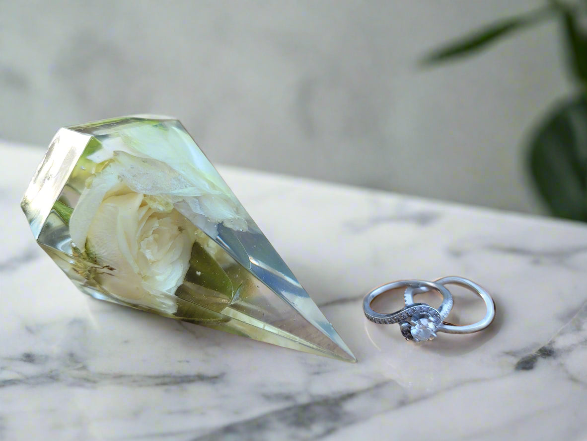 Preserved White Rose Bouquet preservation Ring Holder