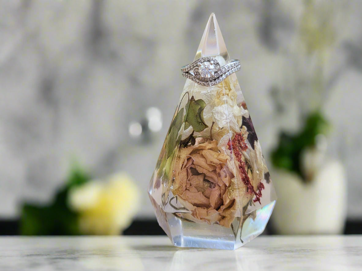 Preserved Bouquet Ring Holder