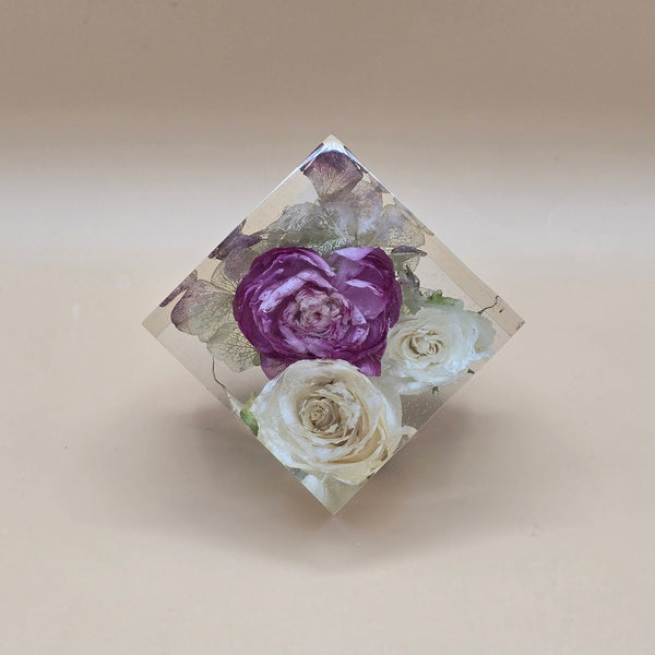 Premade 3-inch preserved flower cube in crystal-clear resin. Ready-to-ship 3D floral keepsake and preserved flower gift for weddings, anniversaries, and memorials.